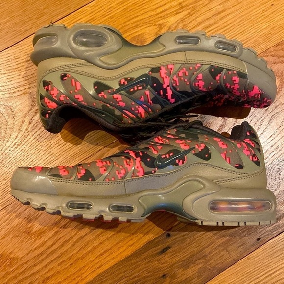 Nike Air Max Plus TN Digi Camo Olive Neitral Green Pink Sneakers Size 8.5 - Picture 4 of 12
